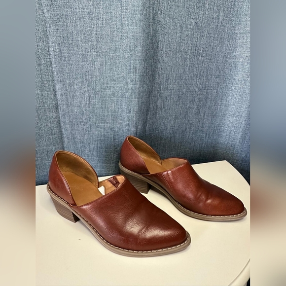 Universal Thread Womens Size 6.5 Rylie Cut Out Ankle Bootie Cognac Brown Boots - Picture 2 of 7